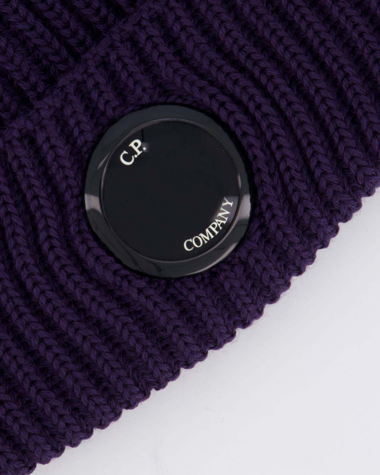 C.p. Company Lens-detail Beanie In Black