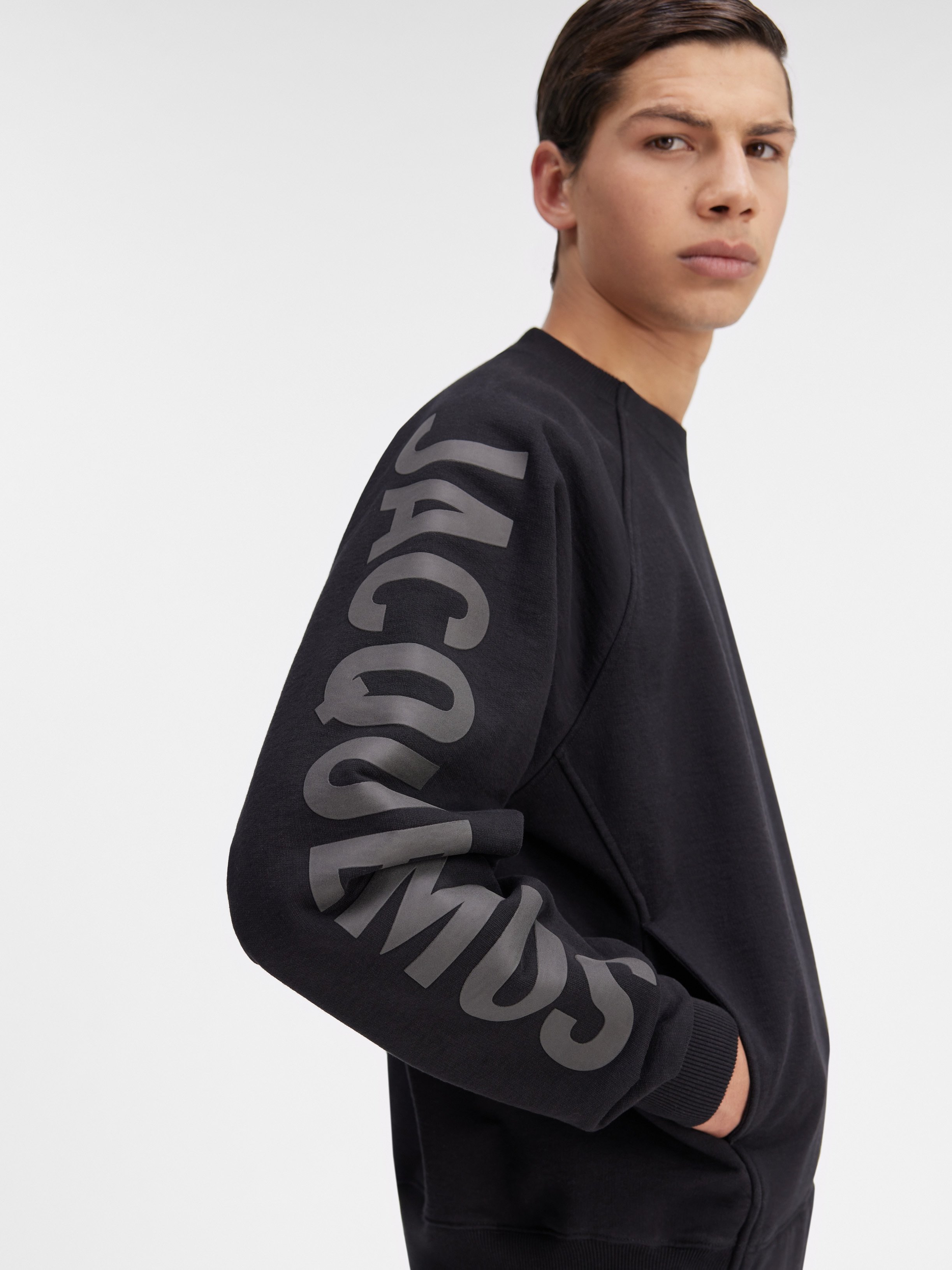 Jacquemus Top Le Sweatshirt Typo With Print In Black