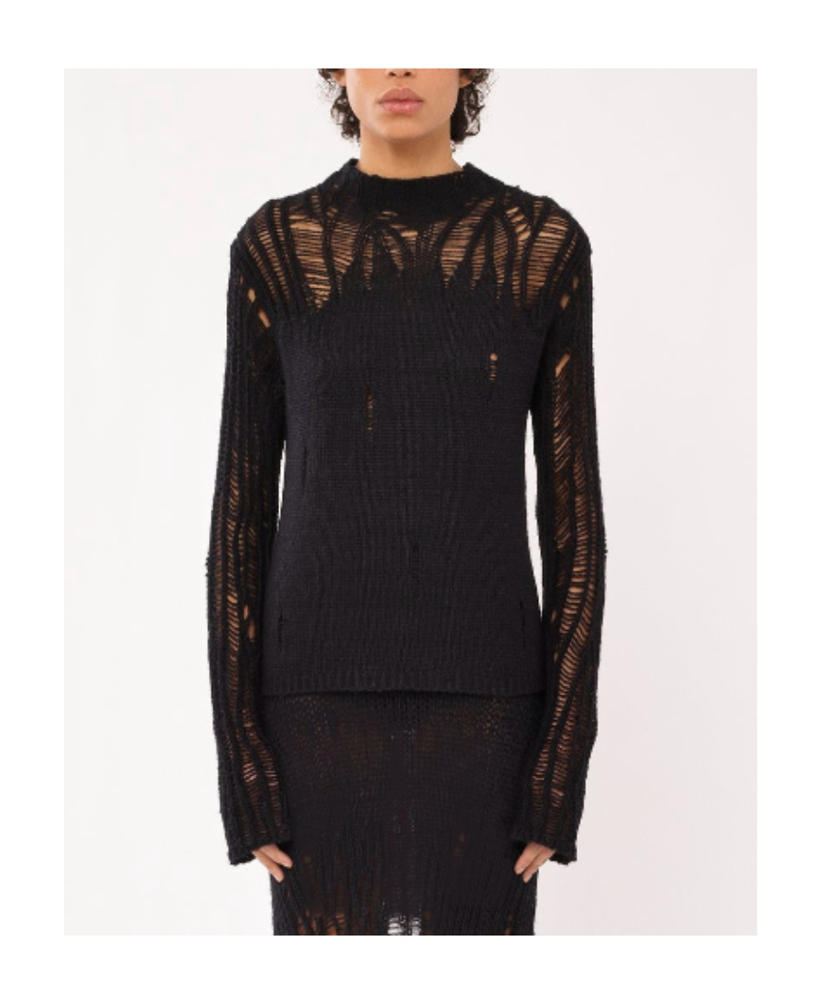 Chloé A Well-fitting Small High-necked Sweater In Black