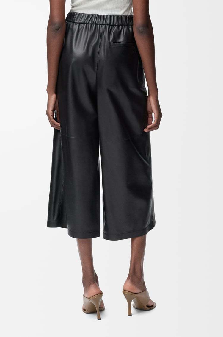 Loewe Cropped Trousers In Nappa Lambskin In Black