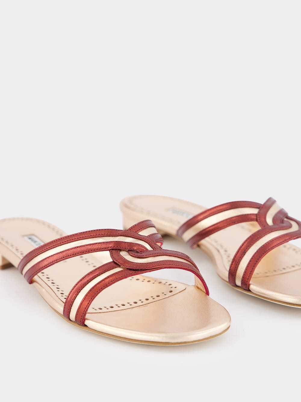 Manolo Blahnik Gasachan Leather Slides In Nude