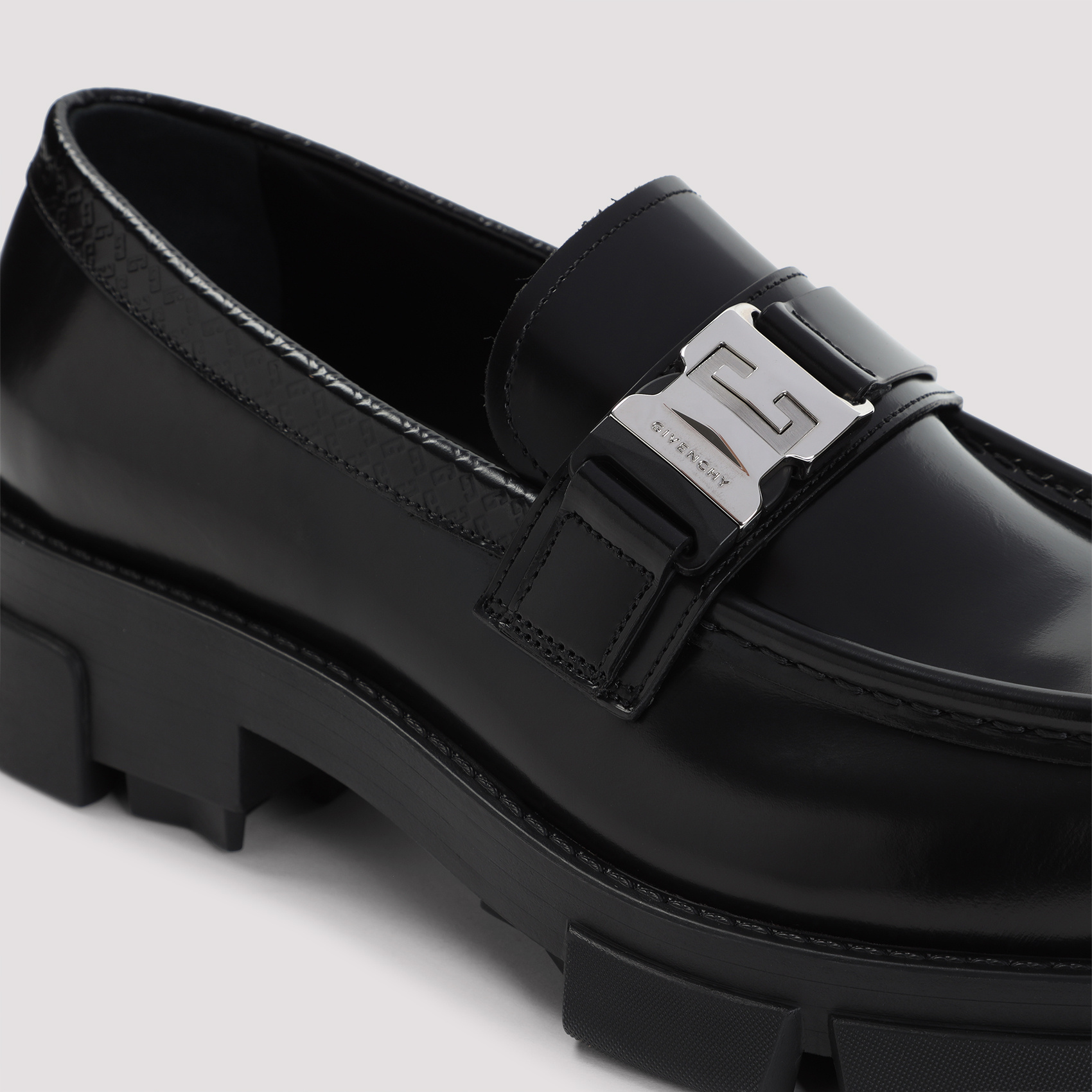 Givenchy Push On Loafers In Black