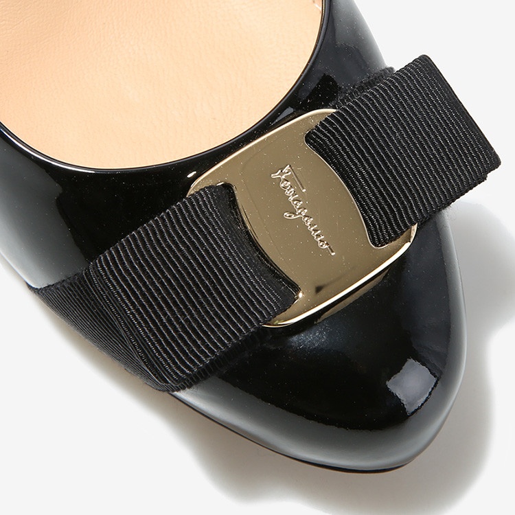 Ferragamo Shallow High-heeled Shoes In Black