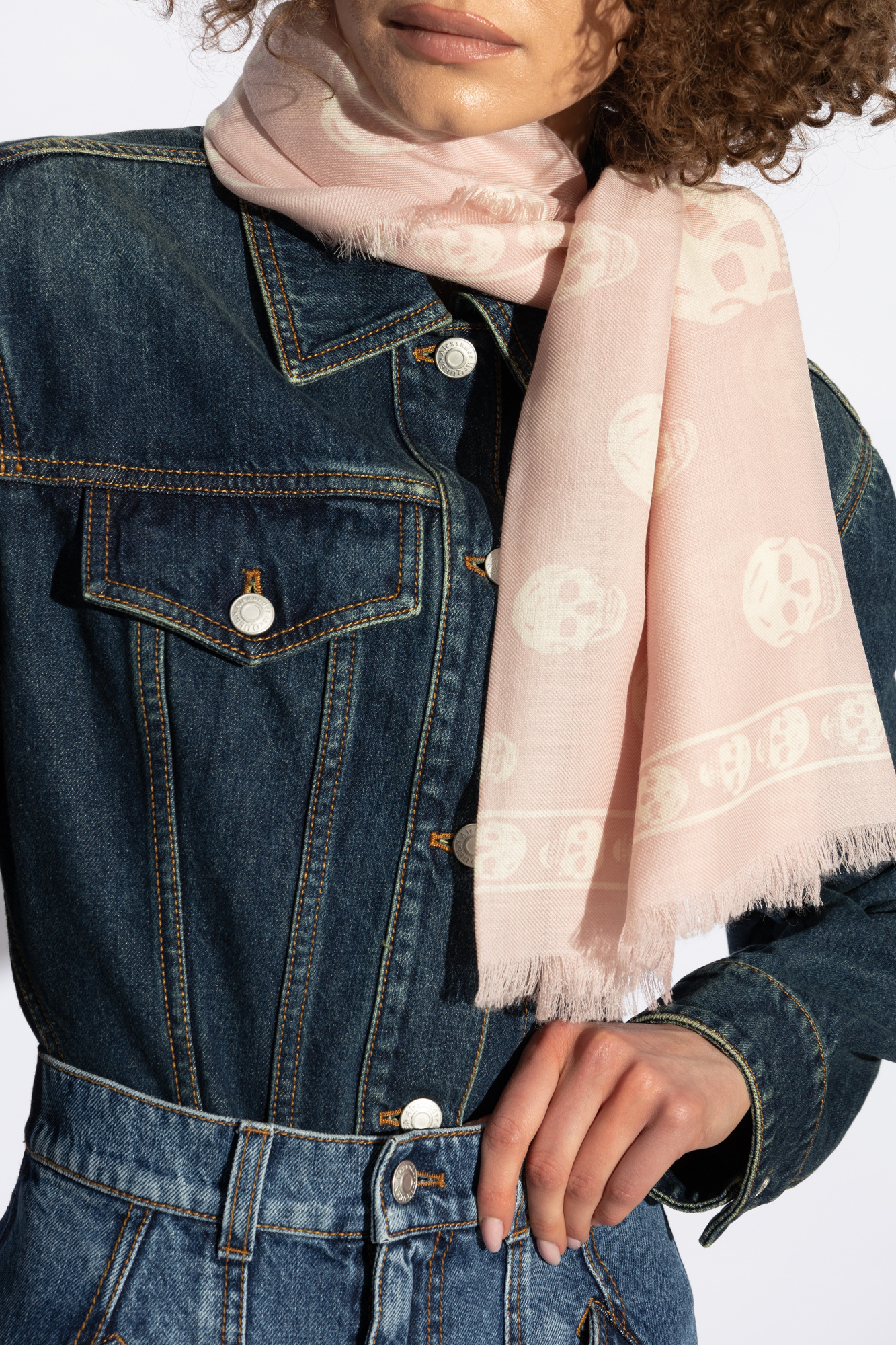 Alexander Mcqueen Skull-print Wool Scarf In Nude