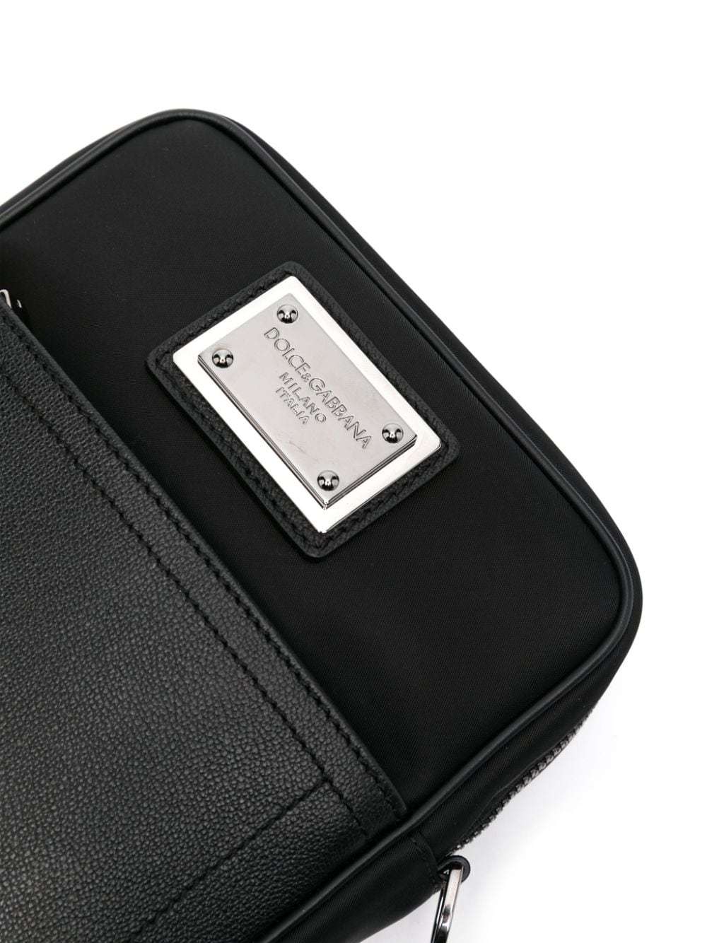 Dolce & Gabbana Logo-plaque Zip-fastening Messenger Bag In Black