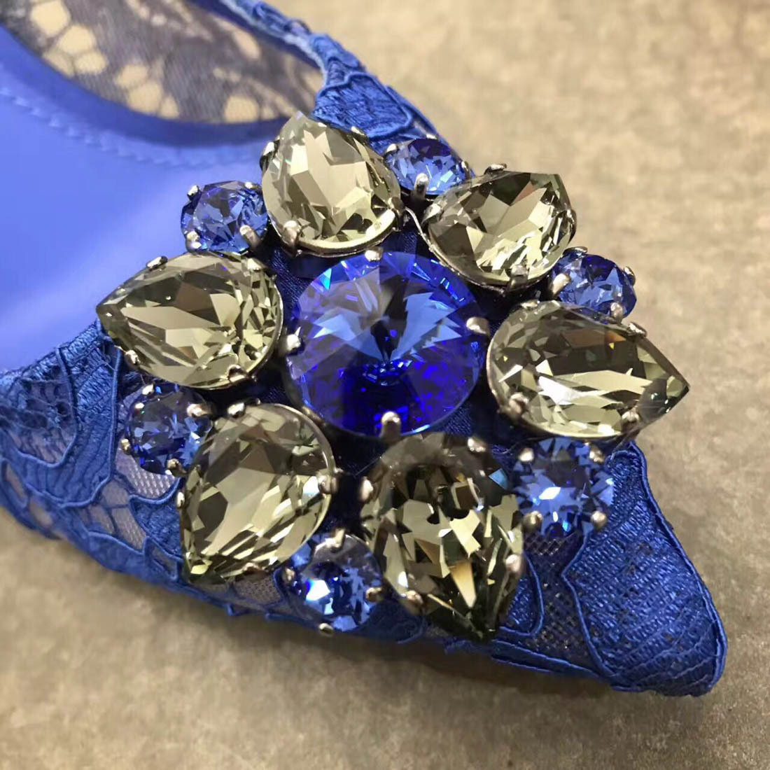 Dolce & Gabbana Bellucci Taormina Lace Pumps In Blue