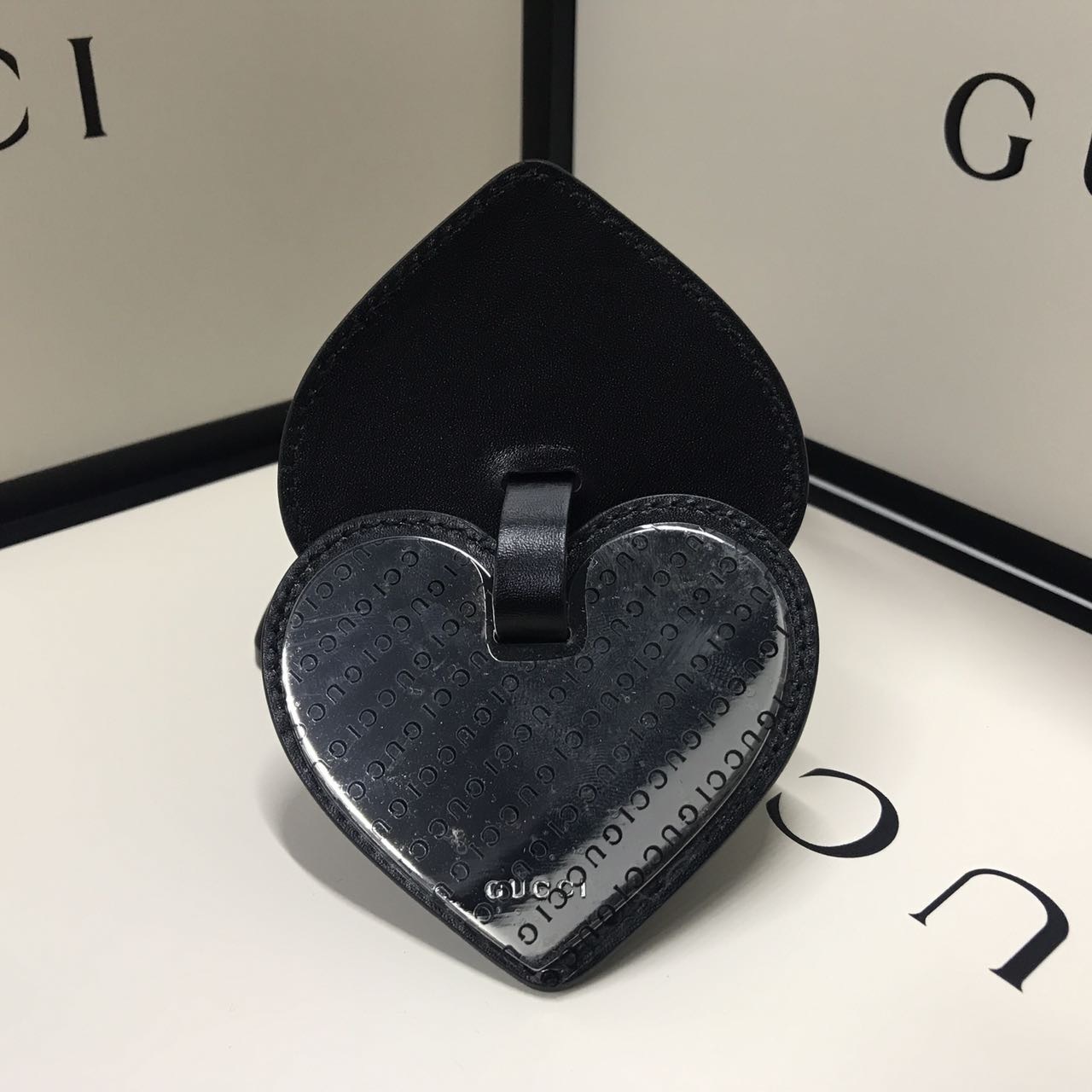 Gucci Heart-shaped Key Chain In Black