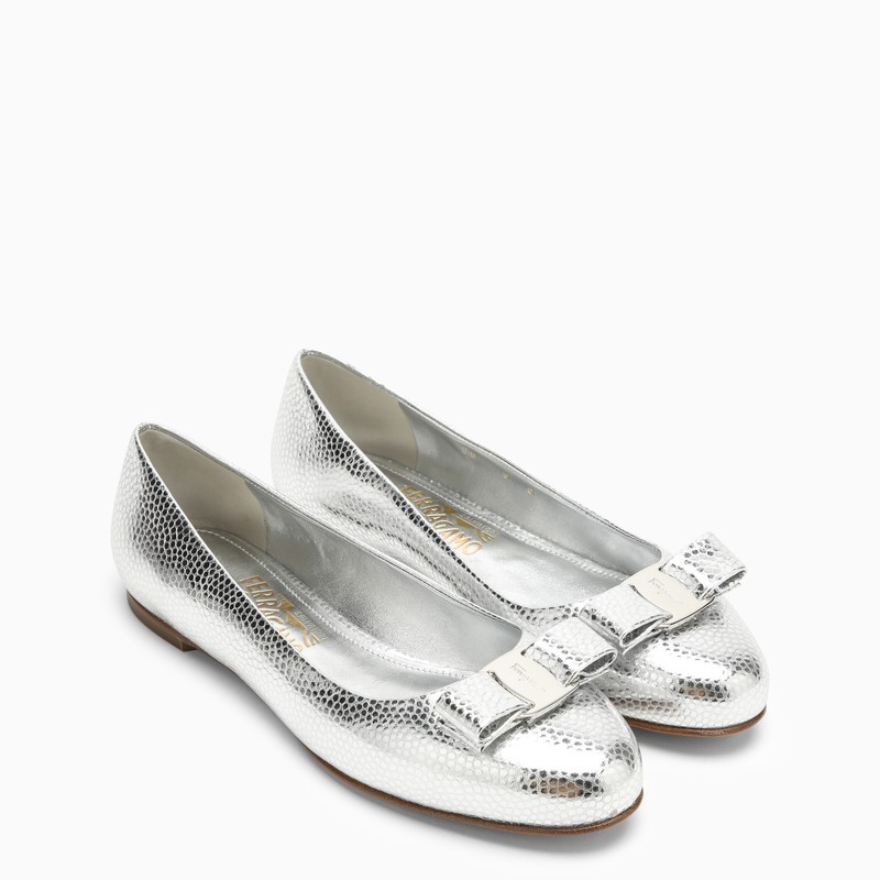 Ferragamo Vara Family 763618 Ballerina In White