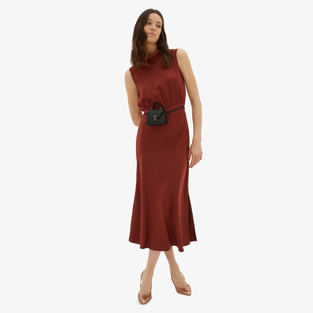 Valextra Iside Belt Bag In Black