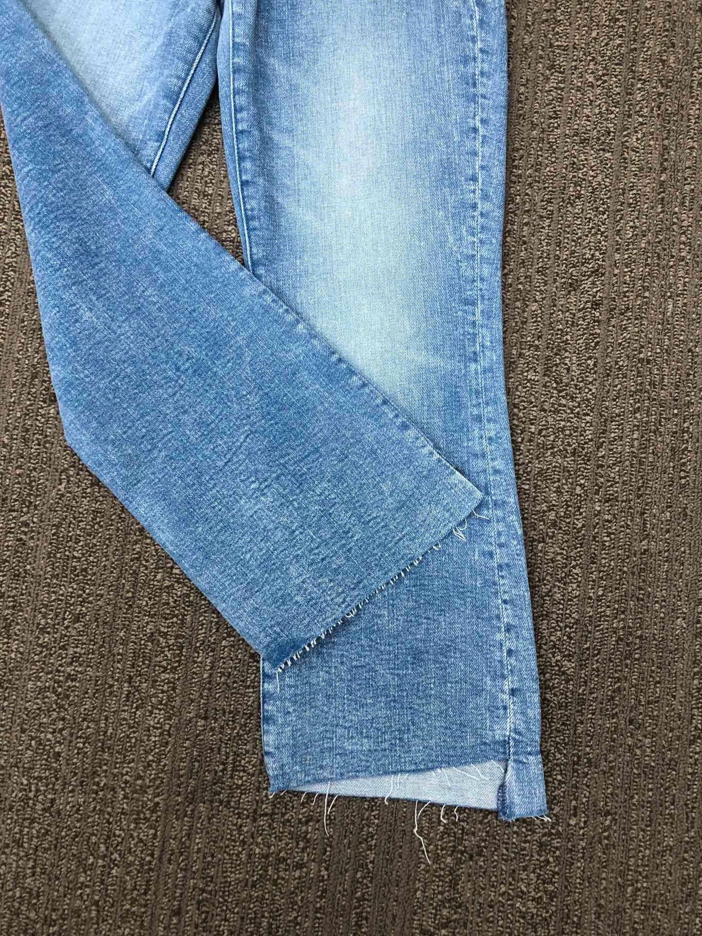 Mother The Tripper Flood Fray Jeans In Blue