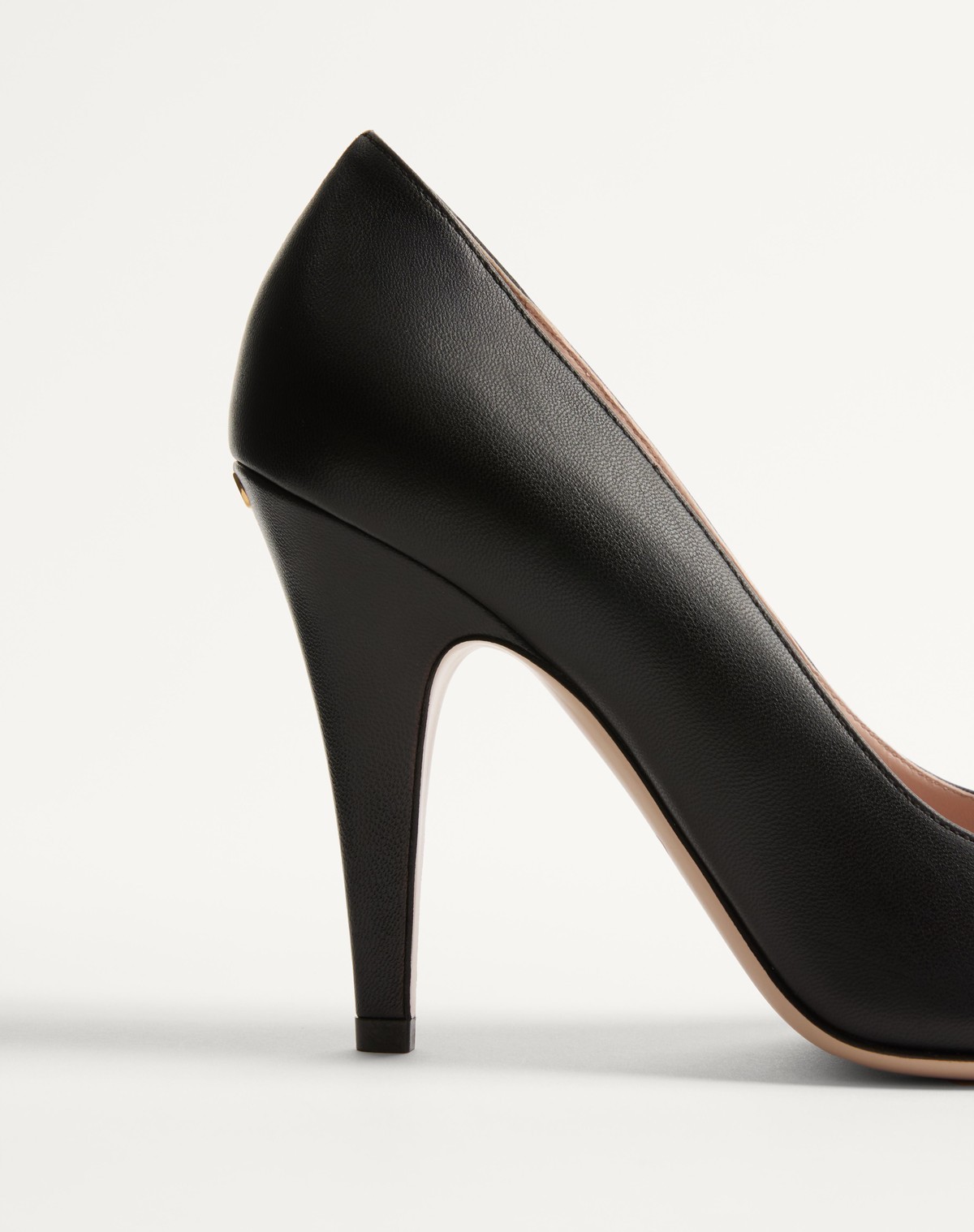 Valentino Garavani Bowow Pump In Kidskin 100mm Woman Black 39 In Black