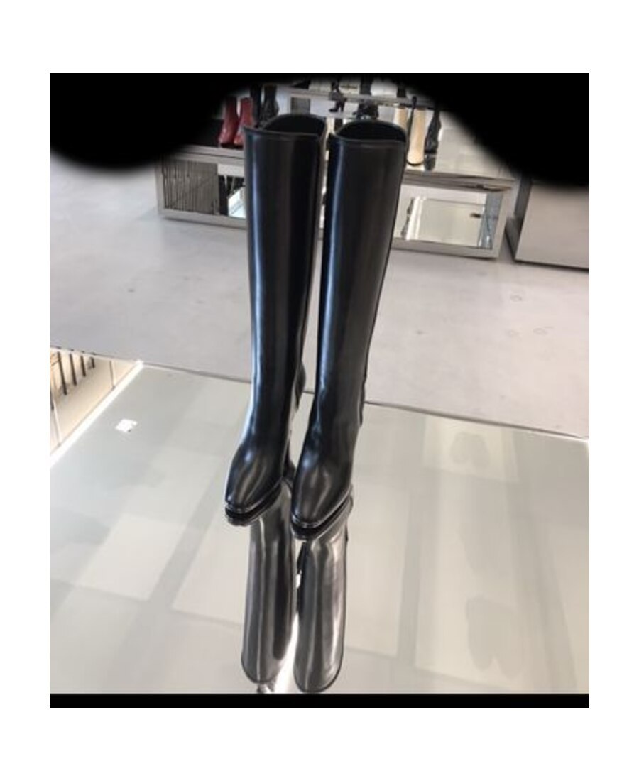 Saint Laurent Jane Monogram Leather Boots In Black
