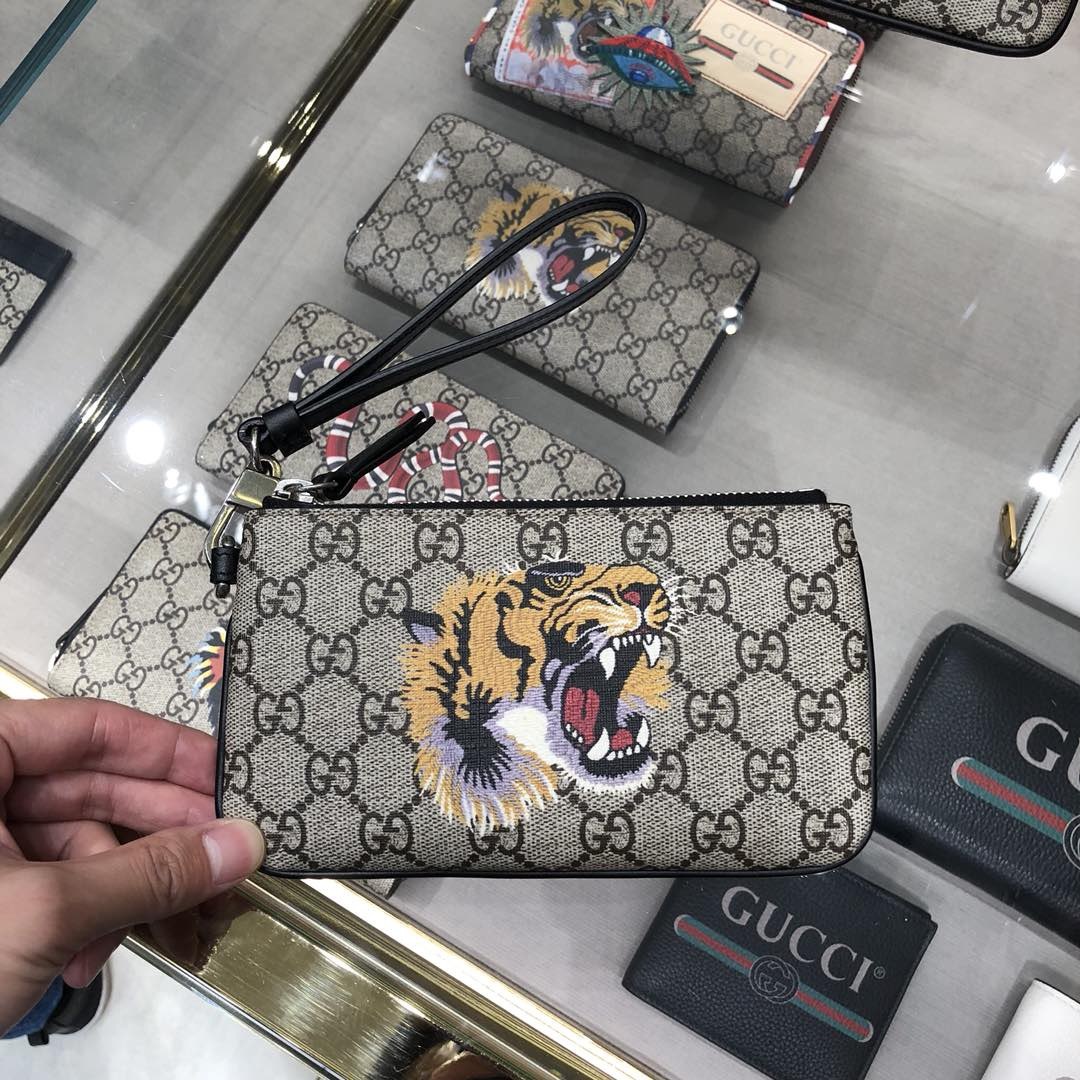 Gucci Tiger Head Printed Wallet In Nude