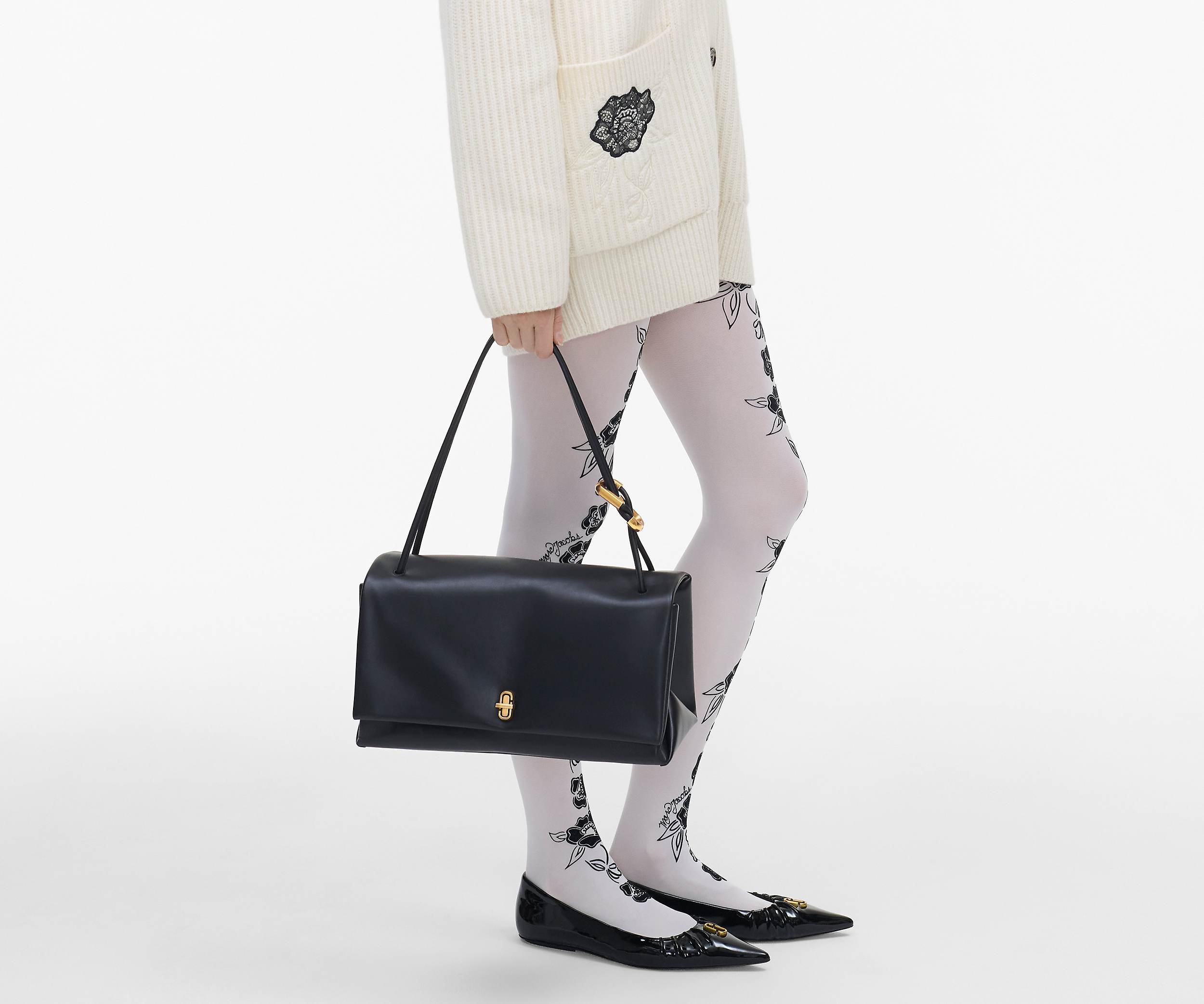 Marc Jacobs Spacious Dual Shoulder Bag Made Of Leather In Black