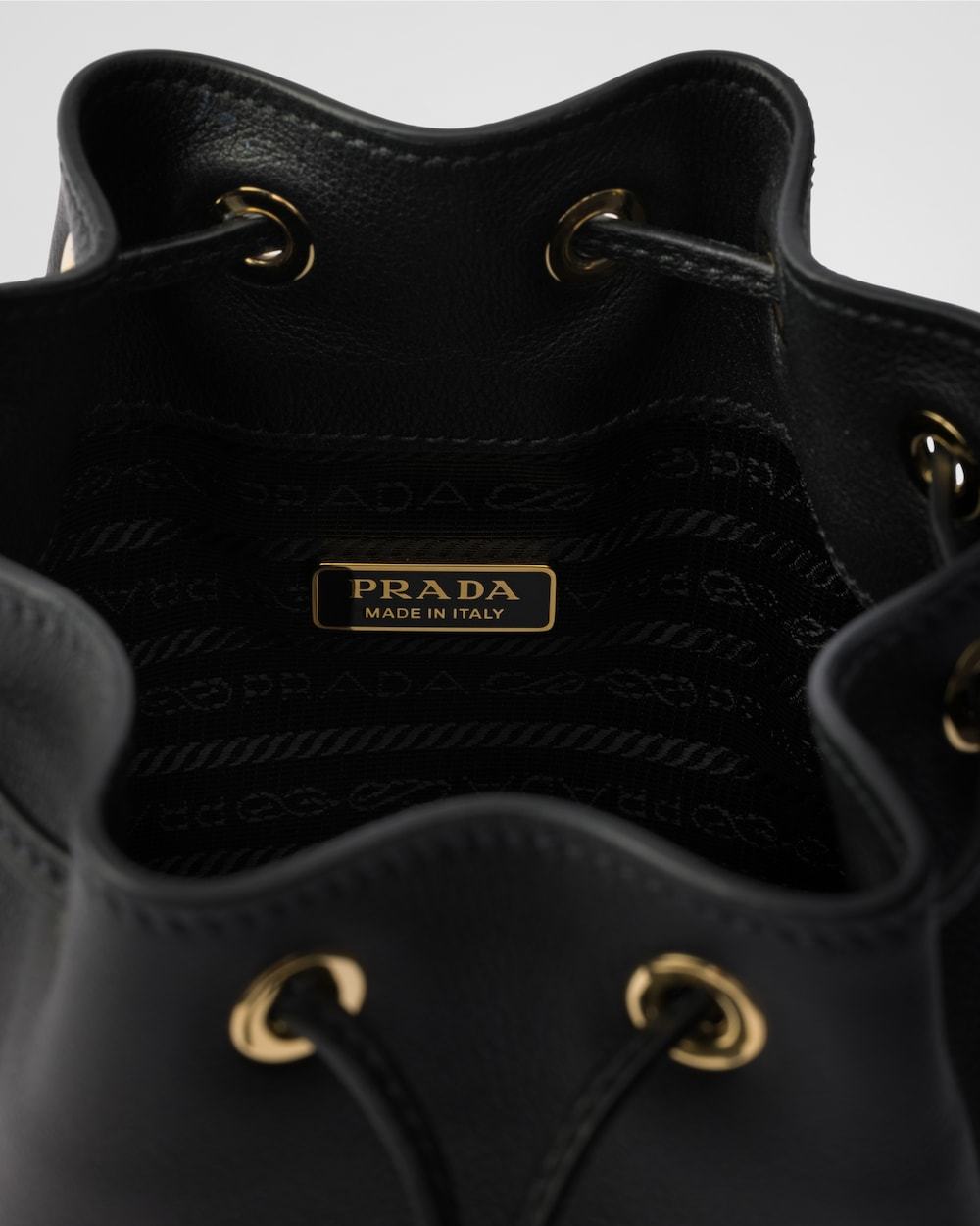 Prada Borsa A Secchiello Re-edition 1978 In Re-nylon Nero Donna In Black