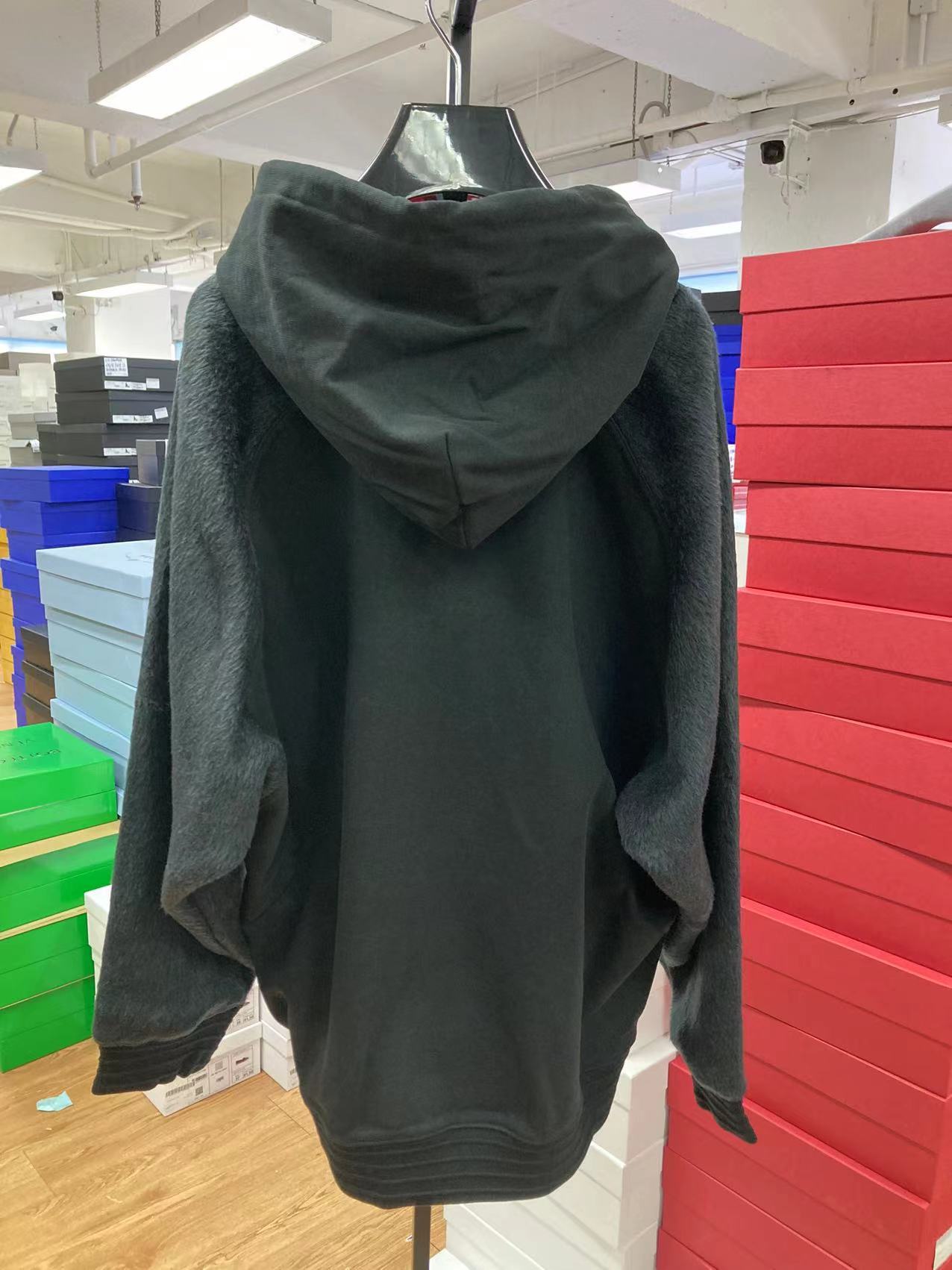 We11 Done Logo Hooded Sweater In Black