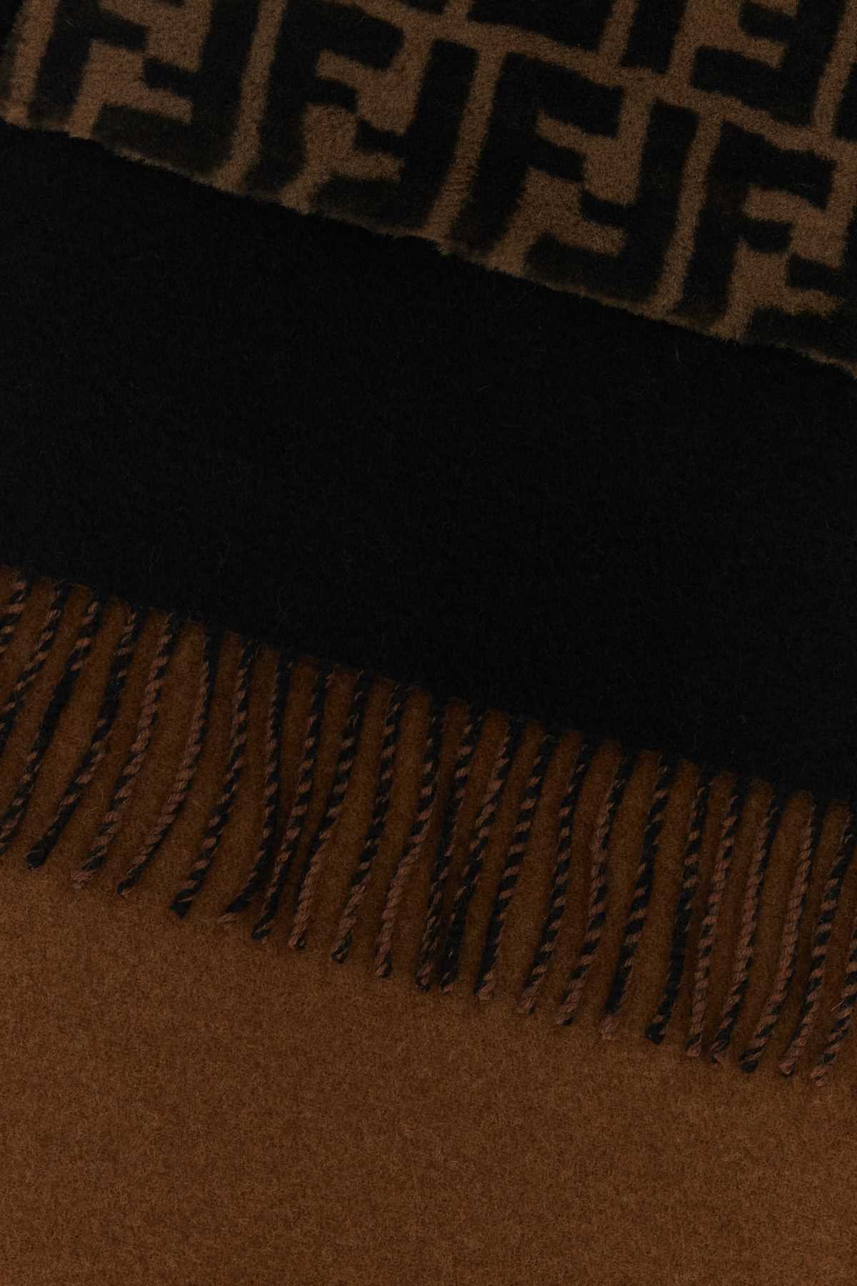 Fendi Logo Scarf In Black