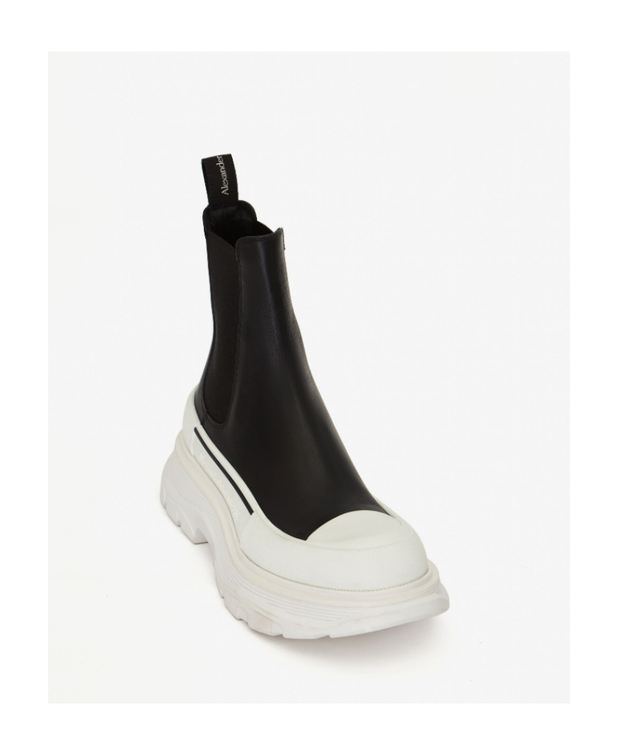 Alexander Mcqueen Round Toe Chelsea Ankle Boots In White