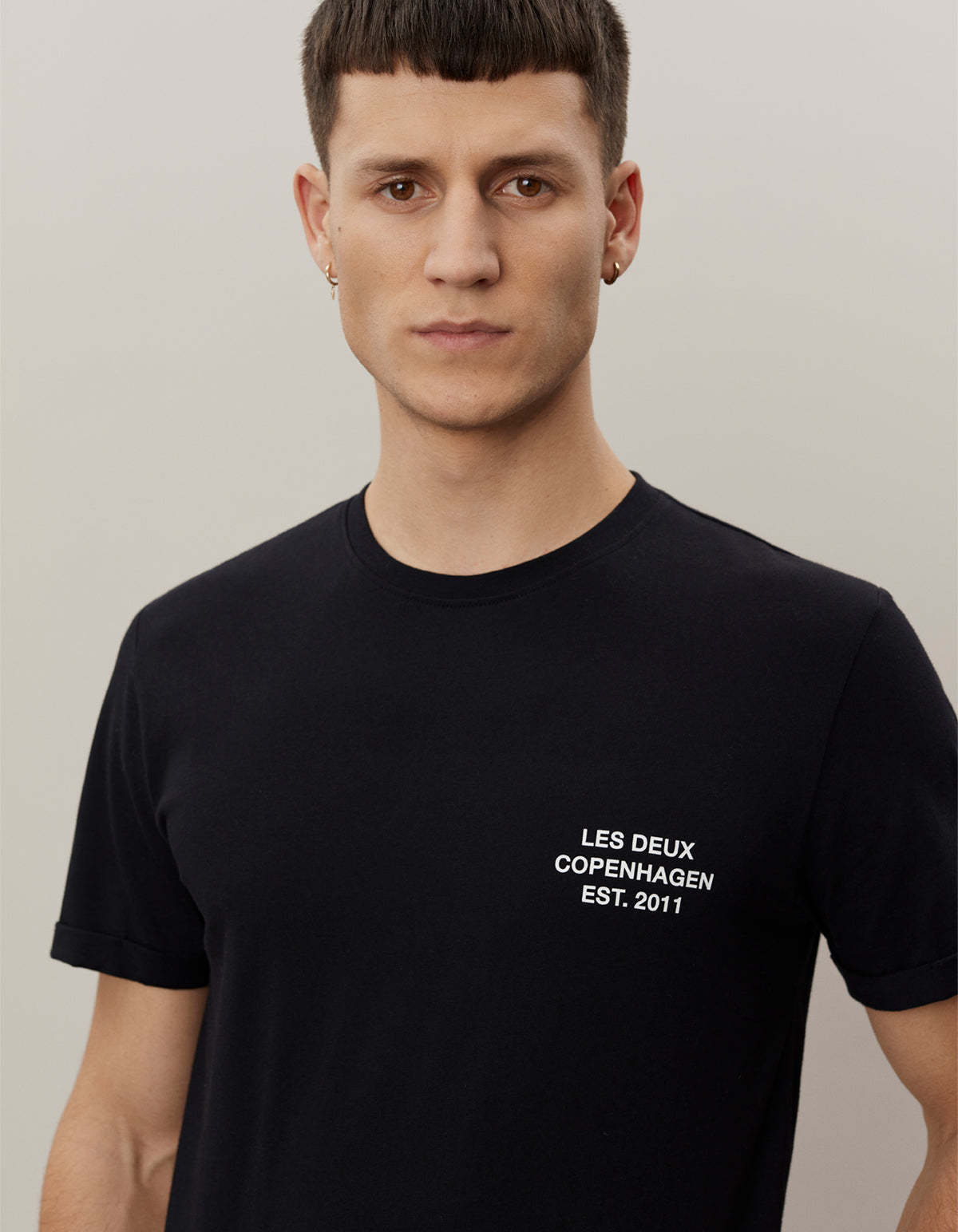 Les Deux T-shirt With Round Neck And Short Sleeves In Black