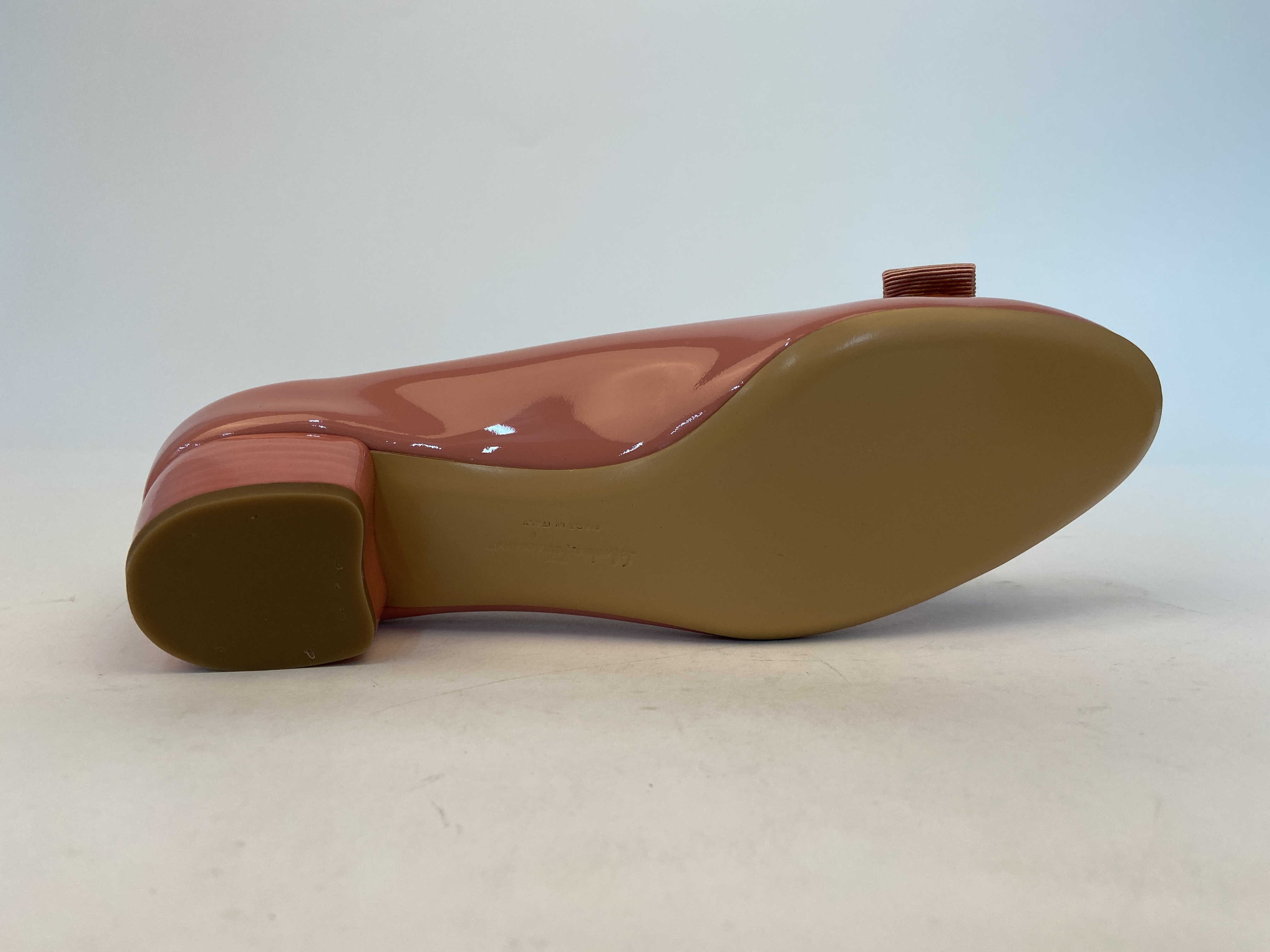 Ferragamo Logo High Heels In Brown