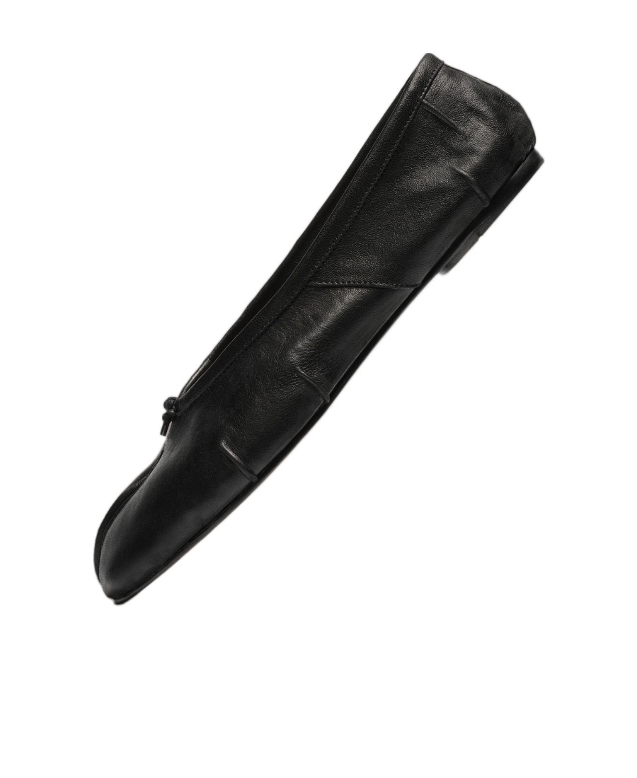 Maison Margiela Split-toe Minimalist Flat Shoes With Bow Accent In Black