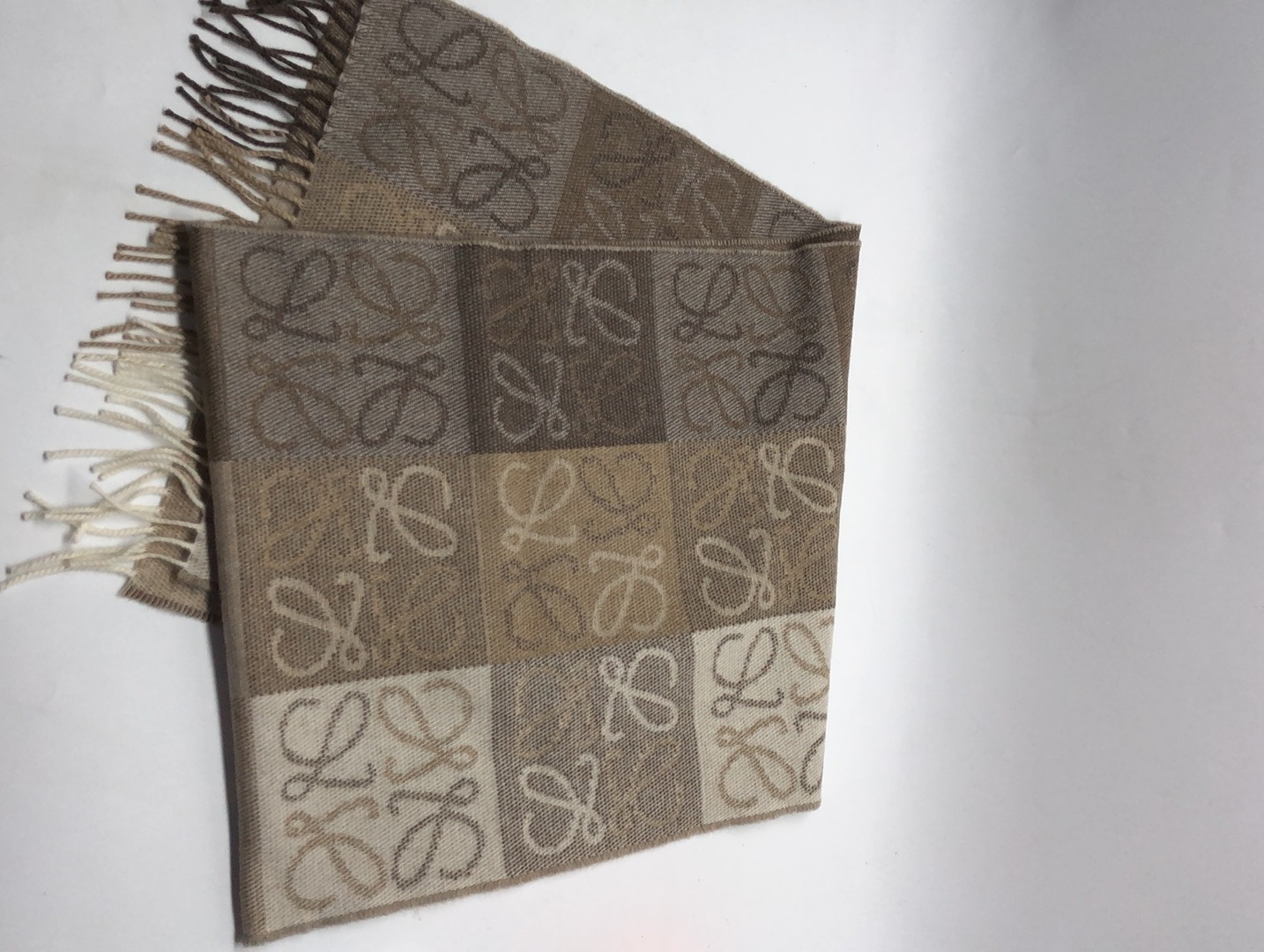 LOEWE LOEWE CHECKERBOARD FRINGED EDGE SCARF