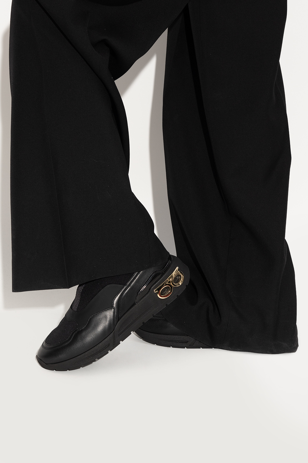Ferragamo Logo Sports Shoes In Black
