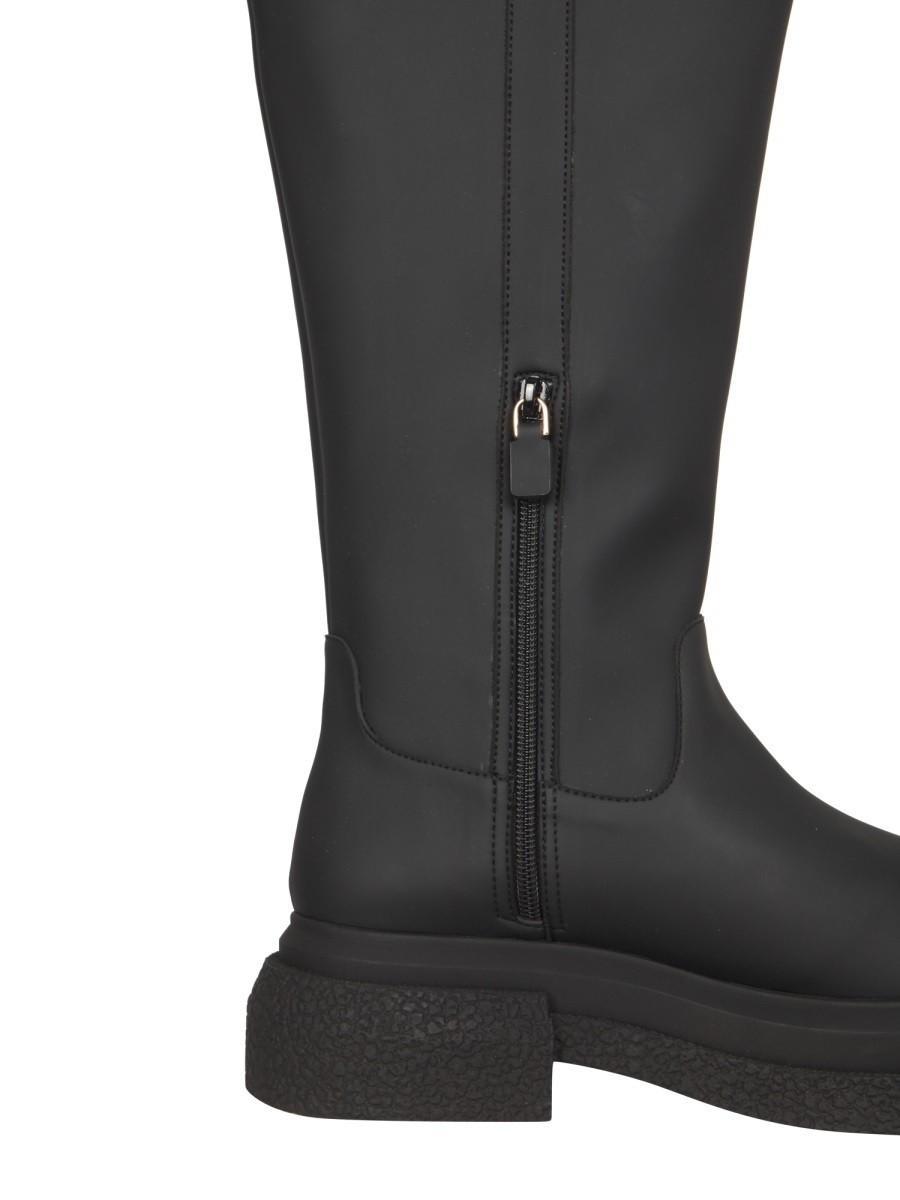 STUART WEITZMAN SPLICING DESIGN AND KNEE BOOTS