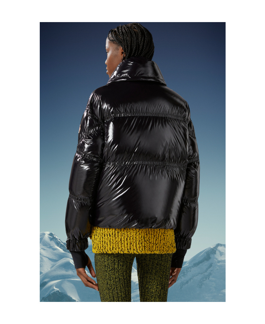 Moncler Logo-patch Quilted Puffer Jacket In Black