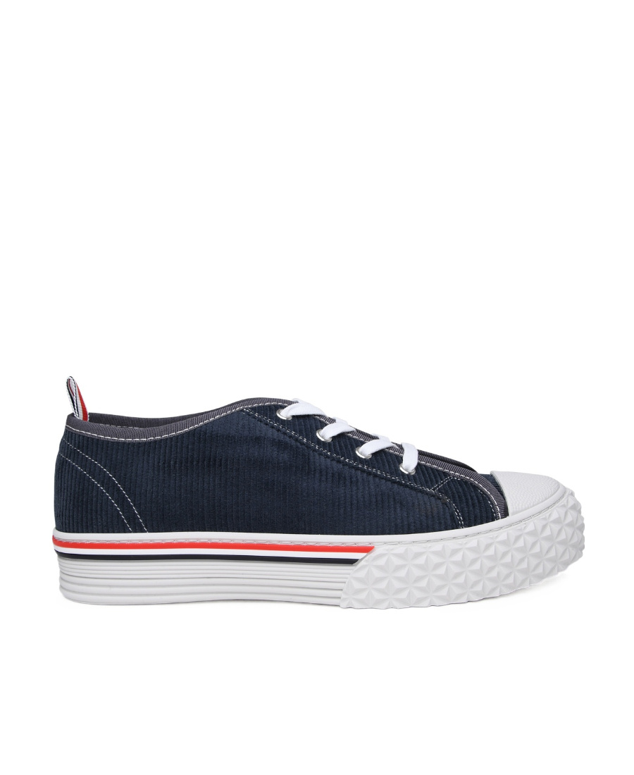 Thom Browne Round-toe Lace-up Sneakers In Black