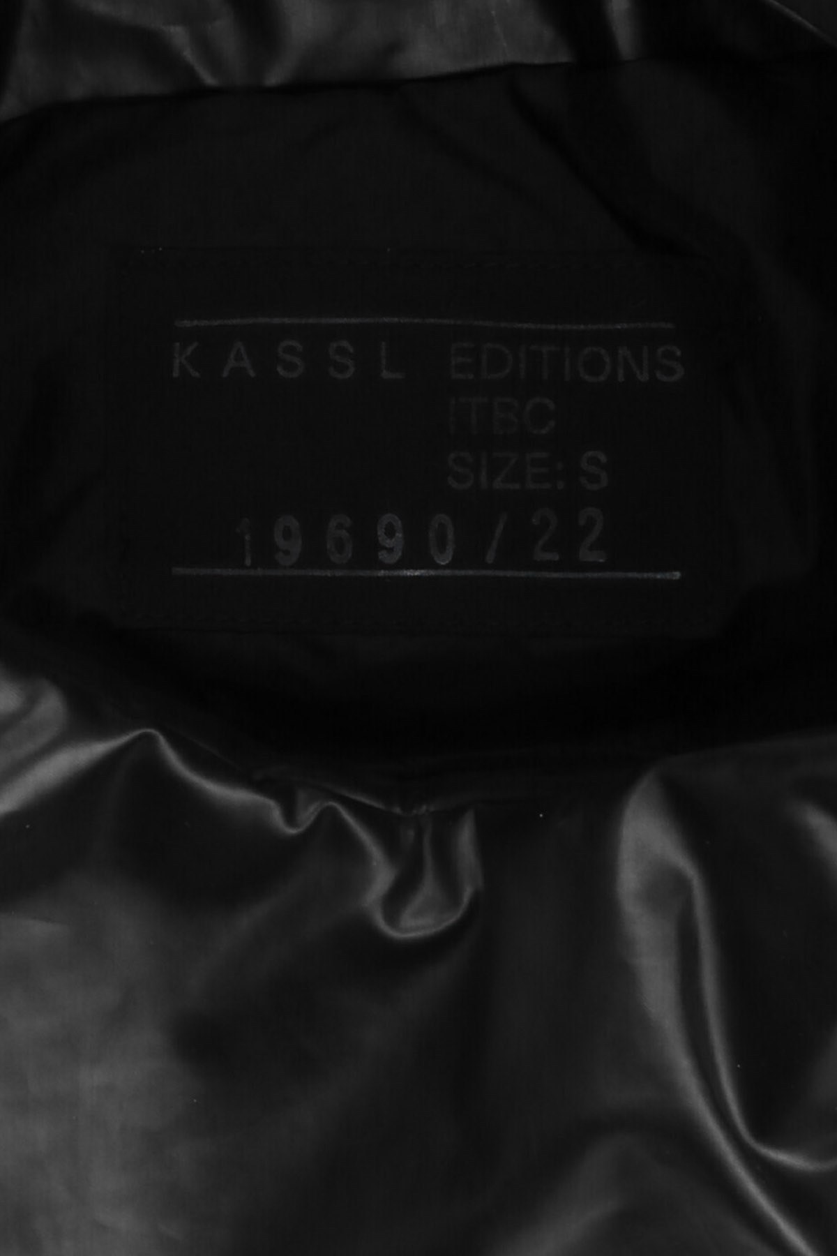 Kassl Anchor Drawstring Shoulder Bag In Black