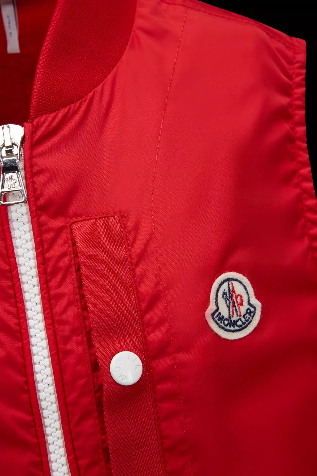 Moncler Logo-patch Zip-up Gilet In Red