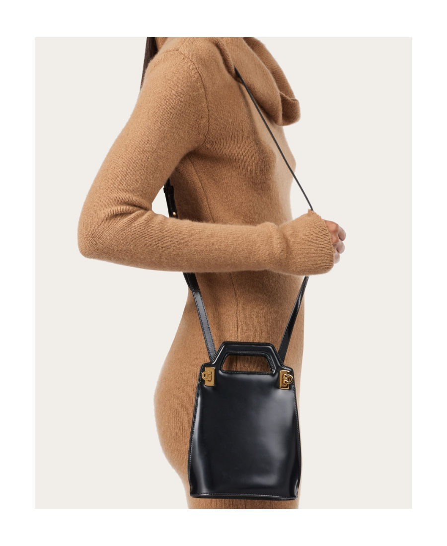 Ferragamo Salvatore Handbags In Black