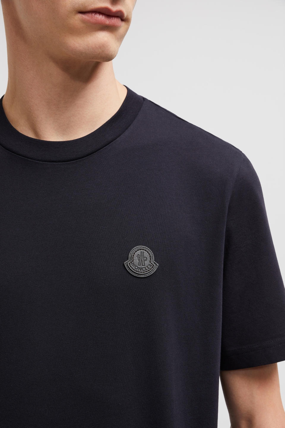 Moncler Logo Patch Crew Neck Short Sleeves T-shirt In Black