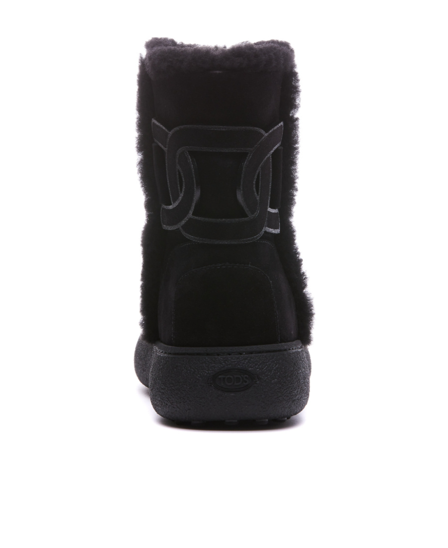 Tod's Logo Patch Boots In Black