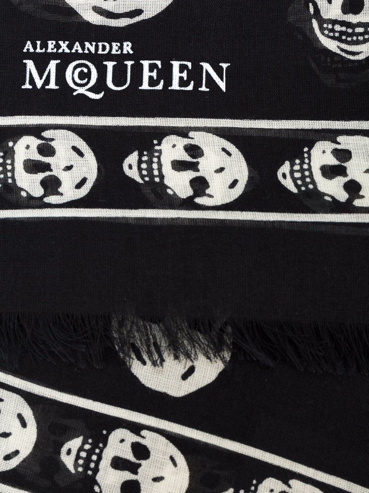 Alexander Mcqueen Silk Skull Scarf In Black