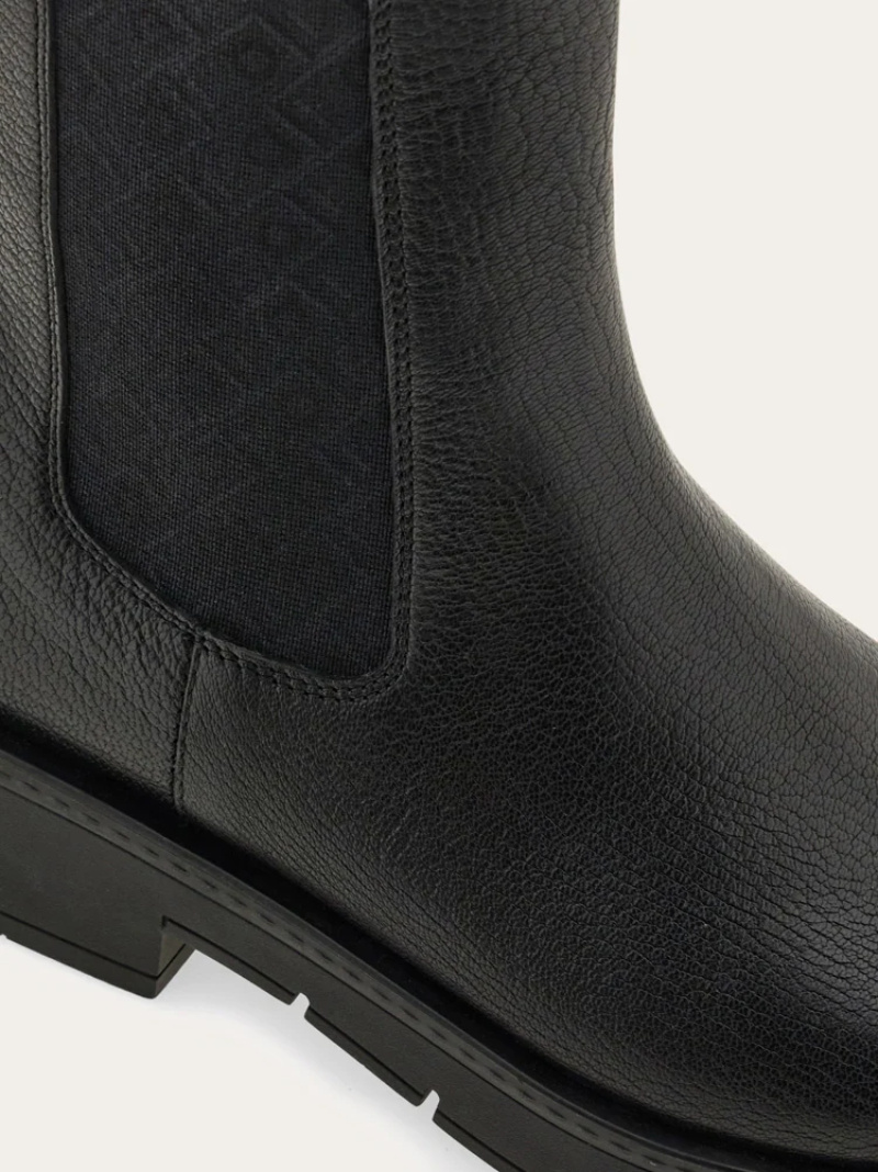 Ferragamo Chelsea Boot In Black