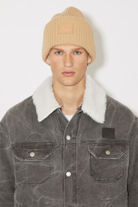 ACNE STUDIOS FACE-PATCH RIBBED-KNIT BEANIE