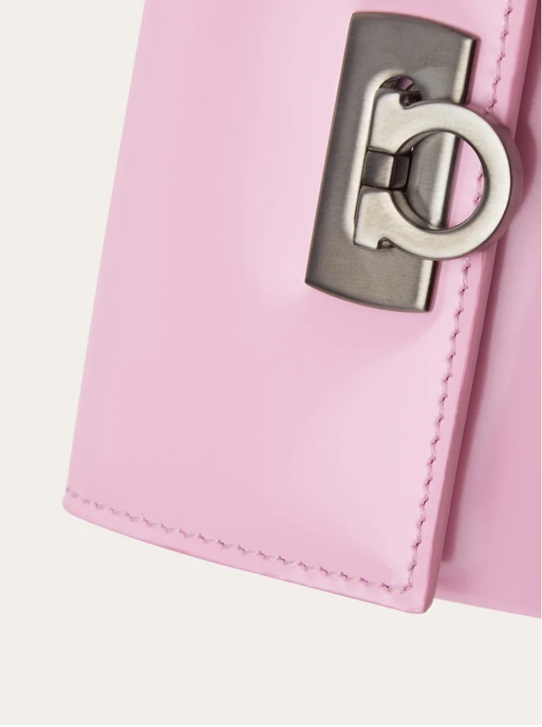 Ferragamo Salvatore Gancini Clasp Credit Card Holder In Pink