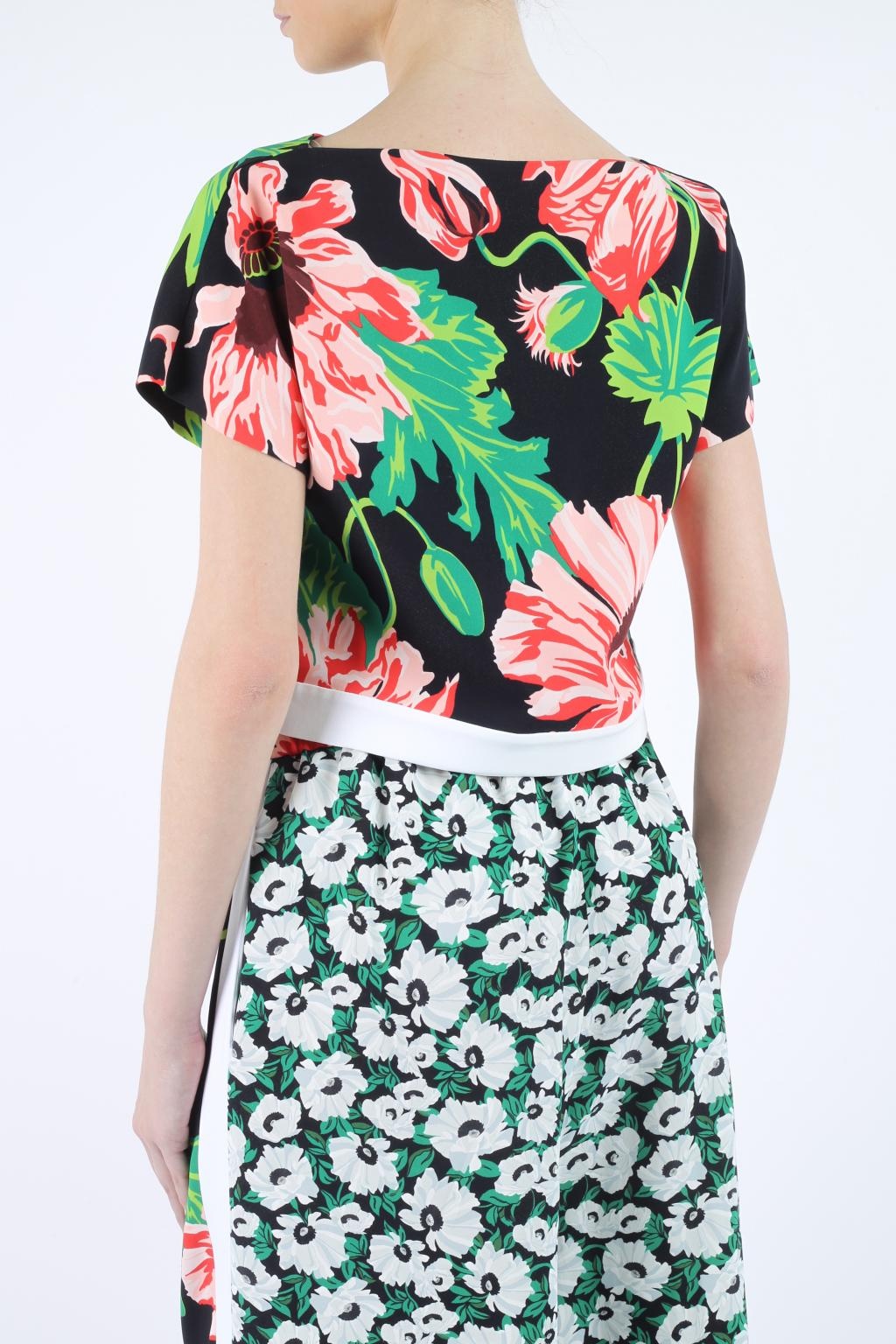 Stella Mccartney Floral Printed T-shirt In Black
