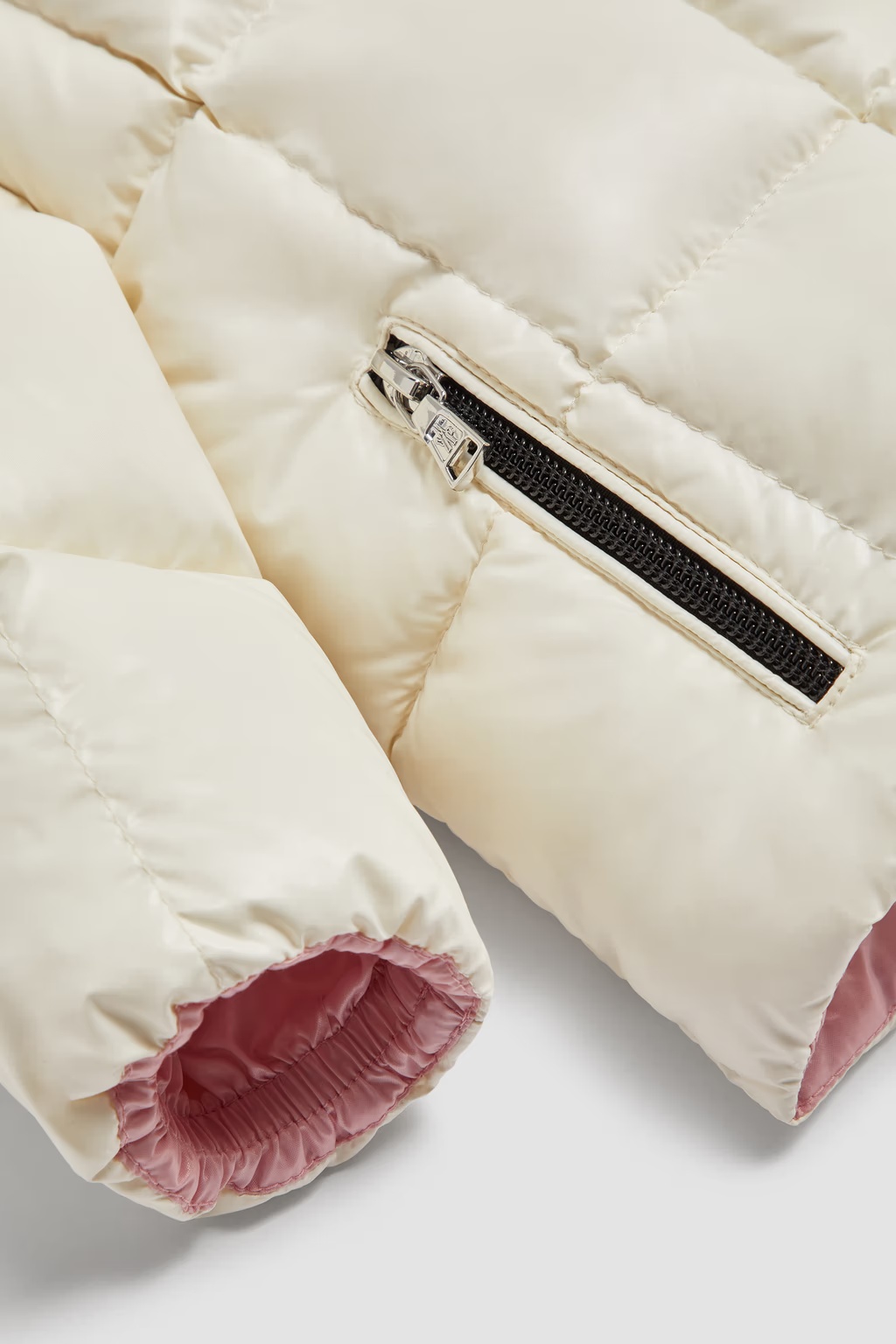 Moncler Parana Detachable-hood Puffer Jacket In White