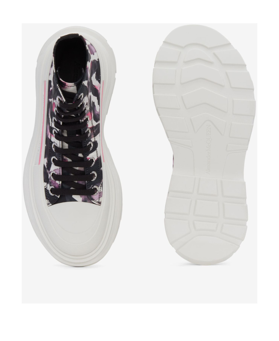 Alexander Mcqueen Tread Slick Boots In White
