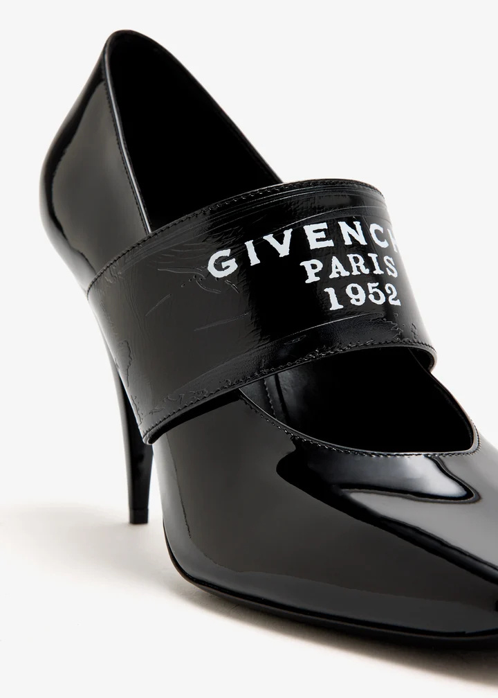 Givenchy Paris Logo Printed 1952 Square-toe Pumps In Black