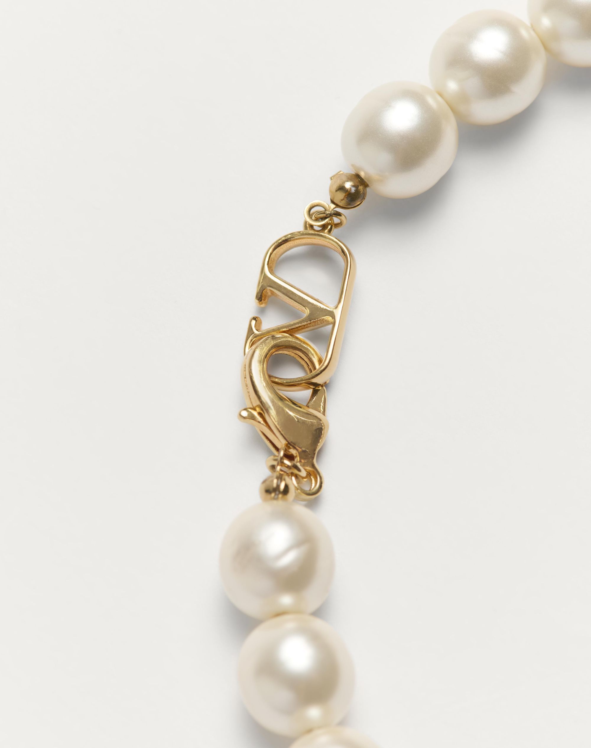 Valentino Enameled Coeur Royal Pearl Necklace In Yellow