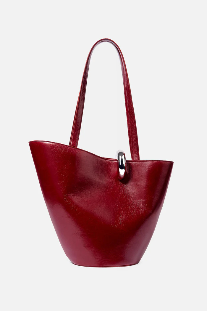 Jacquemus Le Bambola Moyen Shoulder Bag In Red