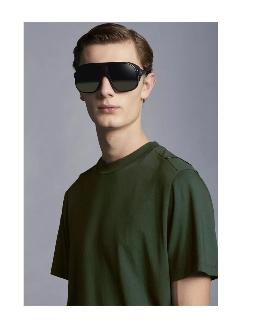 Moncler Logo-trim T-shirt In Green