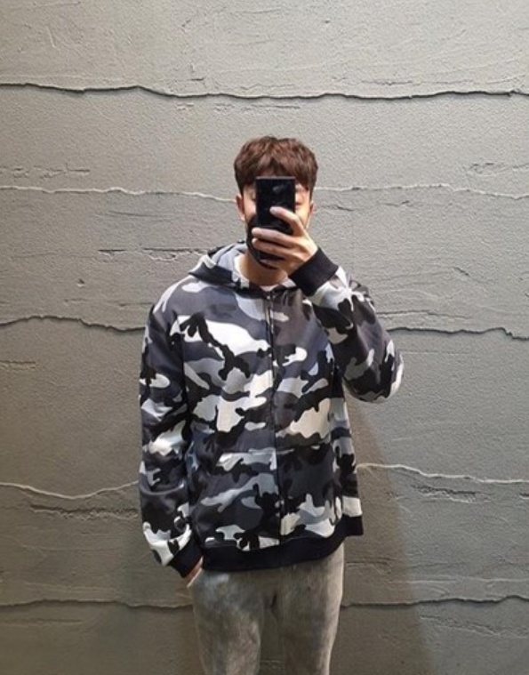 Valentino Camouflage Printed Casual Jacket In Black