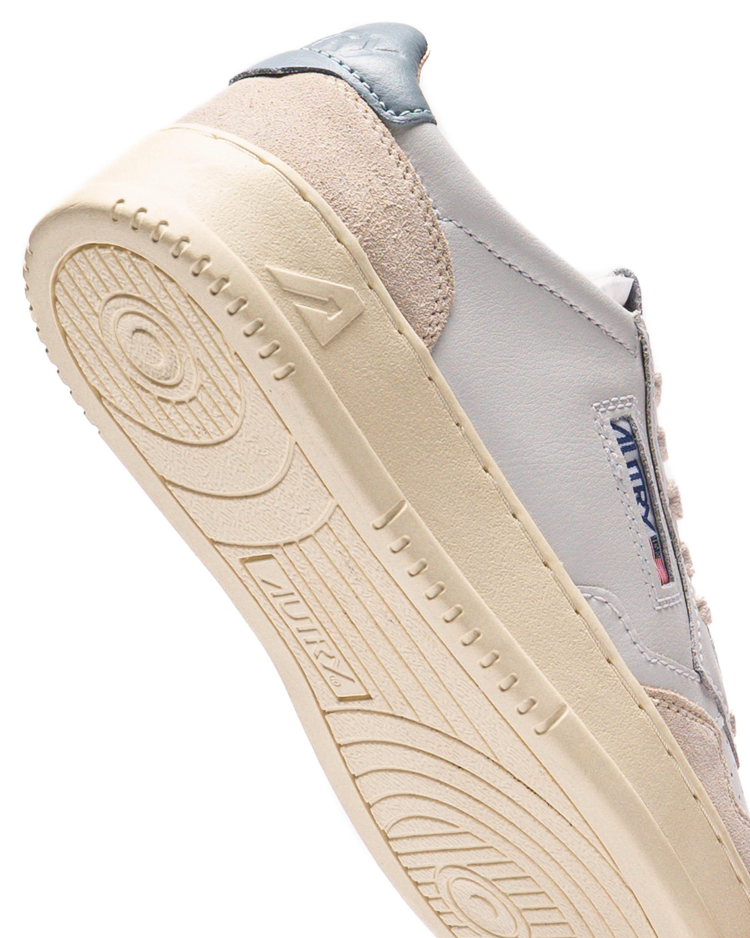 Autry Lace-up Low-cut Casual Shoes In Nude