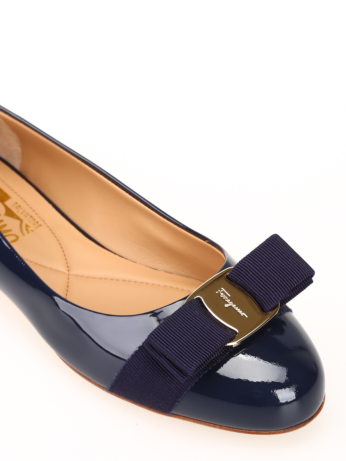 Ferragamo Varina Ballerinas In Black