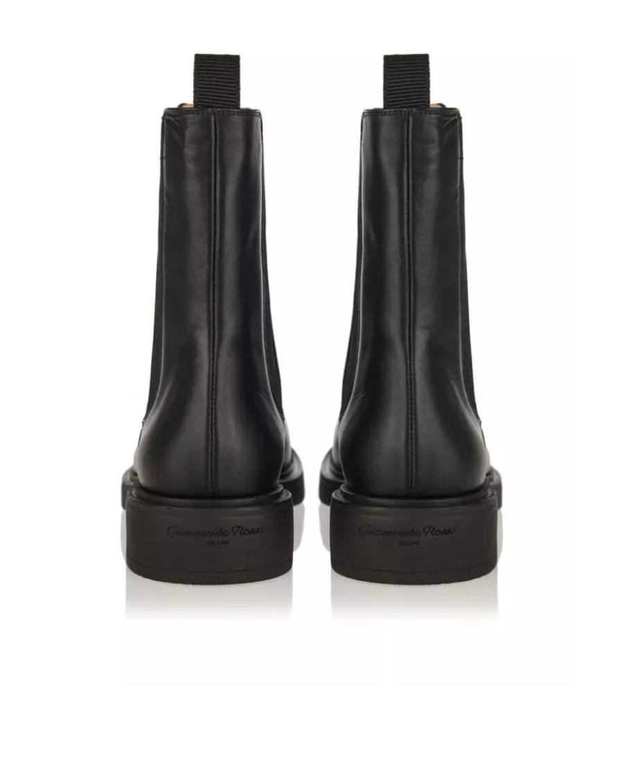 Gianvito Rossi Round-head Short Boots In Black